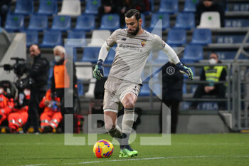 2022-02-13 - Rui Patricio of AS ROMA in action during the Serie A match between US Sassuolo and AS Roma at Mapei Stadium-Città del Tricolore on February 13, 2022 in Reggio Emilia, Italy. - US SASSUOLO VS AS ROMA - ITALIAN SERIE A - SOCCER