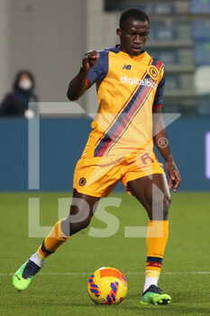 2022-02-13 - Felix Afena-Gyan of AS ROMA in action during the Serie A match between US Sassuolo and AS Roma at Mapei Stadium-Città del Tricolore on February 13, 2022 in Reggio Emilia, Italy. - US SASSUOLO VS AS ROMA - ITALIAN SERIE A - SOCCER