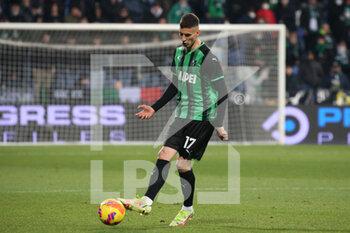 2022-02-13 - Mert Muldur of US SASSUOLO in action during the Serie A match between US Sassuolo and AS Roma at Mapei Stadium-Città del Tricolore on February 13, 2022 in Reggio Emilia, Italy. - US SASSUOLO VS AS ROMA - ITALIAN SERIE A - SOCCER