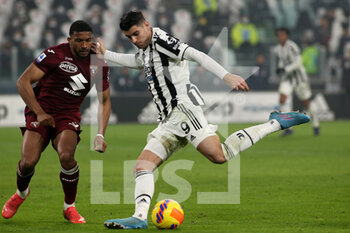 2022-02-18 - Alvaro Morata (Juventus FC) vs Gleison Bremer (Torino FC) - JUVENTUS FC VS TORINO FC - ITALIAN SERIE A - SOCCER