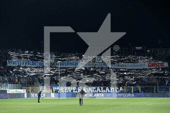 2022-02-28 - Atalanta BC fans show a banner in honour of doctors and nurses - ATALANTA BC VS UC SAMPDORIA - ITALIAN SERIE A - SOCCER
