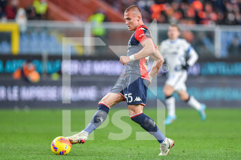 2022-02-25 - Leo Skiri Østigård (Genoa) - GENOA CFC VS INTER - FC INTERNAZIONALE - ITALIAN SERIE A - SOCCER