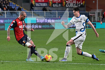 2022-02-25 - Stefano Sturaro  (Genoa) ALESSANDRO BASTONI (Inter) - GENOA CFC VS INTER - FC INTERNAZIONALE - ITALIAN SERIE A - SOCCER
