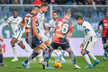 2022-02-25 - Nikola Maksimovic  (Genoa) EDIN DZEKO (Inter) Silvan Hefti (Genoa) Alexis Sanchez (Inter) - GENOA CFC VS INTER - FC INTERNAZIONALE - ITALIAN SERIE A - SOCCER
