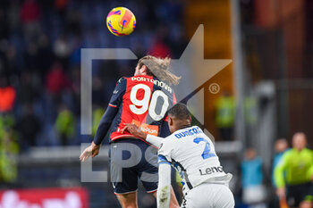 2022-02-25 - Manolo Portanova  (Genoa) DENZEL DUMFRIES (Inter) - GENOA CFC VS INTER - FC INTERNAZIONALE - ITALIAN SERIE A - SOCCER