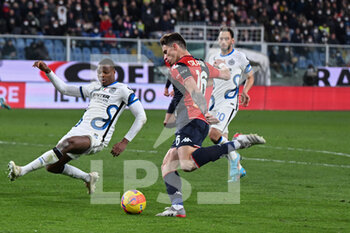 2022-02-25 - DENZEL DUMFRIES (Inter) Riccardo Calafiori
(Genoa) - GENOA CFC VS INTER - FC INTERNAZIONALE - ITALIAN SERIE A - SOCCER