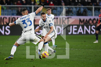 2022-02-25 - Danilo D'Ambrosio (Inter) Stefan de Vrij (Inter) - GENOA CFC VS INTER - FC INTERNAZIONALE - ITALIAN SERIE A - SOCCER