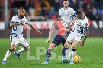 2022-02-25 - Arturo Vidal (Inter) Nadiem Amiri (Genoa) Marcelo Brozovic (Inter) - GENOA CFC VS INTER - FC INTERNAZIONALE - ITALIAN SERIE A - SOCCER