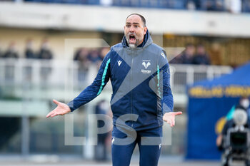 2022-02-27 - Verona's Head Coach Igor Tudor gestures - HELLAS VERONA FC VS VENEZIA FC - ITALIAN SERIE A - SOCCER