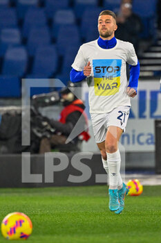 2022-02-27 - Sergej Milinkovic-Savic (SS Lazio) wears a shirt with writing STOP the WAR during the Italian Football Championship League A 2021/2022 match between SS Lazio vs SSC Napoli at the Olimpic Stadium in Rome on 27 February 2022. - SS LAZIO VS SSC NAPOLI - ITALIAN SERIE A - SOCCER