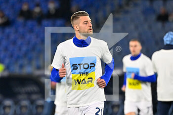 2022-02-27 - Sergej Milinkovic-Savic (SS Lazio) wears a shirt with writing STOP the WAR during the Italian Football Championship League A 2021/2022 match between SS Lazio vs SSC Napoli at the Olimpic Stadium in Rome on 27 February 2022. - SS LAZIO VS SSC NAPOLI - ITALIAN SERIE A - SOCCER