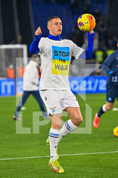2022-02-27 - Adam Marusic (SS Lazio) wears a shirt with writing STOP the WAR during the Italian Football Championship League A 2021/2022 match between SS Lazio vs SSC Napoli at the Olimpic Stadium in Rome on 27 February 2022. - SS LAZIO VS SSC NAPOLI - ITALIAN SERIE A - SOCCER