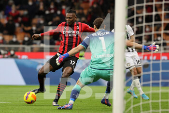 2022-02-25 - Rafael Leao of AC Milan scores a goal during the Serie A 2021/22 football match between AC Milan and Udinese Calcio at Giuseppe Meazza Stadium, Milan, Italy on February 25, 2022 - AC MILAN VS UDINESE CALCIO - ITALIAN SERIE A - SOCCER