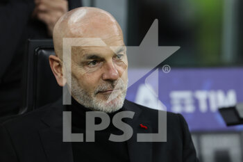 2022-02-25 - Stefano Pioli Head Coach of AC Milan during the Serie A 2021/22 football match between AC Milan and Udinese Calcio at Giuseppe Meazza Stadium, Milan, Italy on February 25, 2022 - AC MILAN VS UDINESE CALCIO - ITALIAN SERIE A - SOCCER