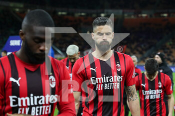2022-02-25 - Olivier Giroud of AC Milan looks on during the Serie A 2021/22 football match between AC Milan and Udinese Calcio at Giuseppe Meazza Stadium, Milan, Italy on February 25, 2022 - AC MILAN VS UDINESE CALCIO - ITALIAN SERIE A - SOCCER