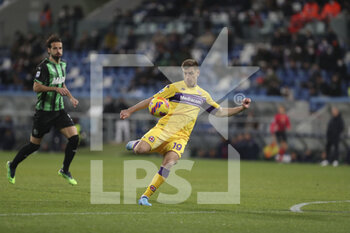 2022-02-26 - Krzysztof Piatek (Fiorentina) shoots on goal - US SASSUOLO VS ACF FIORENTINA - ITALIAN SERIE A - SOCCER