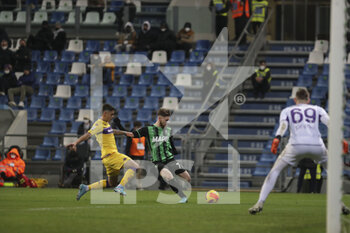 2022-02-26 - Giorgos Kyriakopoulos (Sassuolo) shoots on goal - US SASSUOLO VS ACF FIORENTINA - ITALIAN SERIE A - SOCCER