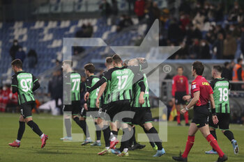 2022-02-26 - Sassuolo celebrate the victory goal of Defrel  - US SASSUOLO VS ACF FIORENTINA - ITALIAN SERIE A - SOCCER
