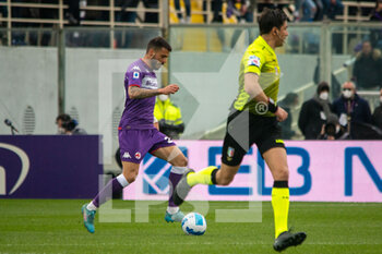 2022-03-06 - Venuti fiorentina carries the ball  - ACF FIORENTINA VS HELLAS VERONA FC - ITALIAN SERIE A - SOCCER