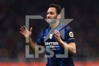 2022-03-04 - Hakan Calhanoglu (FC Internazionale) reacts - INTER - FC INTERNAZIONALE VS US SALERNITANA - ITALIAN SERIE A - SOCCER
