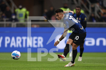 2022-03-04 - Lautaro Martinez (FC Internazionale) scores his side's first goal of the match - INTER - FC INTERNAZIONALE VS US SALERNITANA - ITALIAN SERIE A - SOCCER