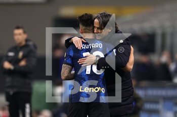 2022-03-04 - Lautaro Martinez (FC Internazionale) celebrates with Simone Inzaghi (FC Internazionale) after scoring his side's first goal of the match  - INTER - FC INTERNAZIONALE VS US SALERNITANA - ITALIAN SERIE A - SOCCER