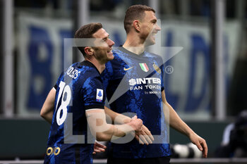 2022-03-04 - Edin Dzeko (FC Internazionale) celebrates after scoring his side's fourth goal of the match - INTER - FC INTERNAZIONALE VS US SALERNITANA - ITALIAN SERIE A - SOCCER
