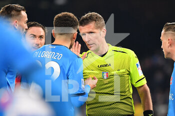 2022-03-06 - Napoli's defender Giovanni Di Lorenzo argue with the referee Daniele Orsato - SSC NAPOLI VS AC MILAN - ITALIAN SERIE A - SOCCER