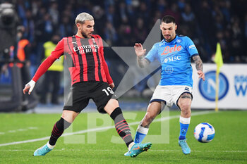 2022-03-06 - Milan's defender Theo Hernandez compete for the ball with Napoli's forward Matteo Politano  - SSC NAPOLI VS AC MILAN - ITALIAN SERIE A - SOCCER