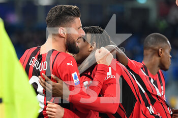 2022-03-06 - Milan's forward Oliver Giroud celebrates with teammates after scoring the 0-1 goal  - SSC NAPOLI VS AC MILAN - ITALIAN SERIE A - SOCCER