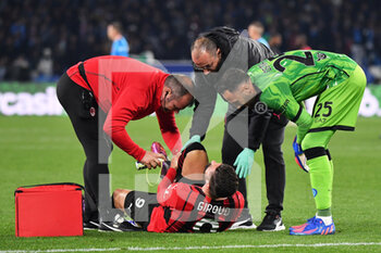 2022-03-06 - Milan's forward Oliver Giroud receives medical attention - SSC NAPOLI VS AC MILAN - ITALIAN SERIE A - SOCCER