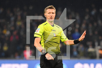 2022-03-06 - referee Daniele Orsato gestures  - SSC NAPOLI VS AC MILAN - ITALIAN SERIE A - SOCCER