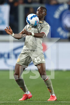 2022-03-13 - Kelvin Yeboah (Genoa CFC) in action - ATALANTA BC VS GENOA CFC - ITALIAN SERIE A - SOCCER