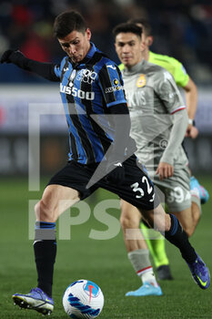 2022-03-13 - Matteo Pessina (Atalanta BC) shoots the ball - ATALANTA BC VS GENOA CFC - ITALIAN SERIE A - SOCCER