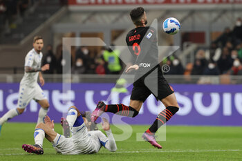 2022-03-12 - Olivier Giroud of AC Milan in action during the Serie A 2021/22 football match between AC Milan and Empoli FC at Giuseppe Meazza Stadium, Milan, Italy on March 12, 2022 - AC MILAN VS EMPOLI FC - ITALIAN SERIE A - SOCCER