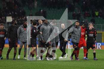 2022-03-12 - Players of AC Milan celebrate the victory at the end of the match during the Serie A 2021/22 football match between AC Milan and Empoli FC at Giuseppe Meazza Stadium, Milan, Italy on March 12, 2022 - AC MILAN VS EMPOLI FC - ITALIAN SERIE A - SOCCER