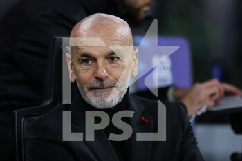 2022-03-12 - Stefano Pioli Head Coach of AC Milan in the bench during the Serie A 2021/22 football match between AC Milan and Empoli FC at Giuseppe Meazza Stadium, Milan, Italy on March 12, 2022 - AC MILAN VS EMPOLI FC - ITALIAN SERIE A - SOCCER