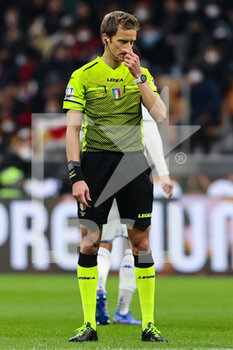 2022-03-12 - Referee Daniele Chiffi in action during the Serie A 2021/22 football match between AC Milan and Empoli FC at Giuseppe Meazza Stadium, Milan, Italy on March 12, 2022 - AC MILAN VS EMPOLI FC - ITALIAN SERIE A - SOCCER