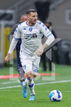 2022-03-12 - Riccardo Fiamozzi of Empoli FC in action during the Serie A 2021/22 football match between AC Milan and Empoli FC at Giuseppe Meazza Stadium, Milan, Italy on March 12, 2022 - AC MILAN VS EMPOLI FC - ITALIAN SERIE A - SOCCER
