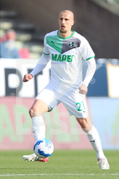 2022-03-12 - Vlad Chiriches of US SASSUOLO in action during the Serie A match between US Salernitana and US Sassuolo at Stadio Arechi on March 12, 2022 in Salerno, Italy. - US SALERNITANA VS US SASSUOLO - ITALIAN SERIE A - SOCCER