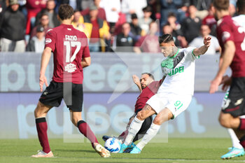2022-03-12 - Gianluca Scamacca of US SASSUOLO in action during the Serie A match between US Salernitana and US Sassuolo at Stadio Arechi on March 12, 2022 in Salerno, Italy. - US SALERNITANA VS US SASSUOLO - ITALIAN SERIE A - SOCCER