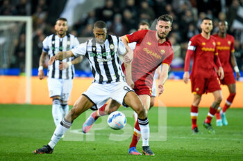 2022-03-13 - Udinese's Beto Betuncal hindered by Roma's Bryan Cristante - UDINESE CALCIO VS AS ROMA - ITALIAN SERIE A - SOCCER