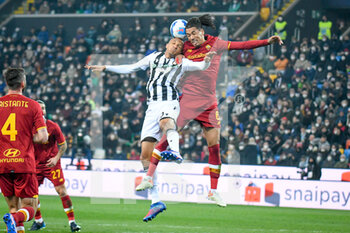2022-03-13 - Header of Roma's Chris Smalling hindered by Udinese's Rodrigo Nascimento Becao - UDINESE CALCIO VS AS ROMA - ITALIAN SERIE A - SOCCER