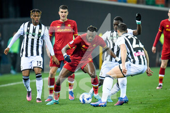 2022-03-13 - Roma's Tammy Abraham in action against  Udinese's Pablo Mari' - UDINESE CALCIO VS AS ROMA - ITALIAN SERIE A - SOCCER