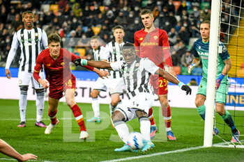 2022-03-13 - Udinese's Jean-Victor Makengo saves a goal - UDINESE CALCIO VS AS ROMA - ITALIAN SERIE A - SOCCER
