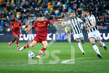 2022-03-13 - Roma's Eldor Shomurodov tries to score a goal - UDINESE CALCIO VS AS ROMA - ITALIAN SERIE A - SOCCER