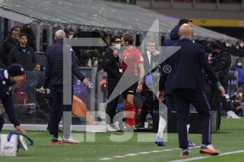 2022-03-19 - Referee Daniele Chiffi at VAR checking during the Serie A 2021/22 football match between FC Internazionale and ACF Fiorentina at Giuseppe Meazza Stadium, Milan, Italy on March 19, 2022 - INTER - FC INTERNAZIONALE VS ACF FIORENTINA - ITALIAN SERIE A - SOCCER