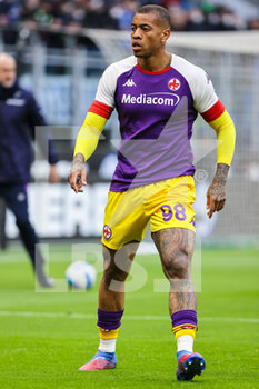 2022-03-19 - Igor of ACF Fiorentina warms up during the Serie A 2021/22 football match between FC Internazionale and ACF Fiorentina at Giuseppe Meazza Stadium, Milan, Italy on March 19, 2022 - INTER - FC INTERNAZIONALE VS ACF FIORENTINA - ITALIAN SERIE A - SOCCER