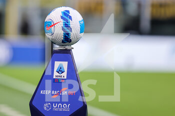 2022-03-19 - Official Nike Serie A matchball during the Serie A 2021/22 football match between FC Internazionale and ACF Fiorentina at Giuseppe Meazza Stadium, Milan, Italy on March 19, 2022 - INTER - FC INTERNAZIONALE VS ACF FIORENTINA - ITALIAN SERIE A - SOCCER