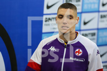 2022-03-19 - Nikola Milenkovic of ACF Fiorentina looks on during the Serie A 2021/22 football match between FC Internazionale and ACF Fiorentina at Giuseppe Meazza Stadium, Milan, Italy on March 19, 2022 - INTER - FC INTERNAZIONALE VS ACF FIORENTINA - ITALIAN SERIE A - SOCCER